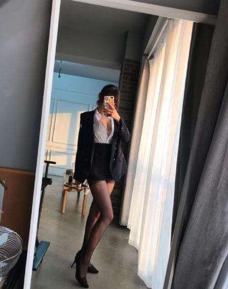 《完美的妻子》电视剧_720神马影院在线